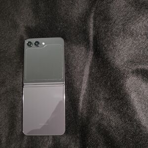 Samsung Galaxy Z Flip4 - Black